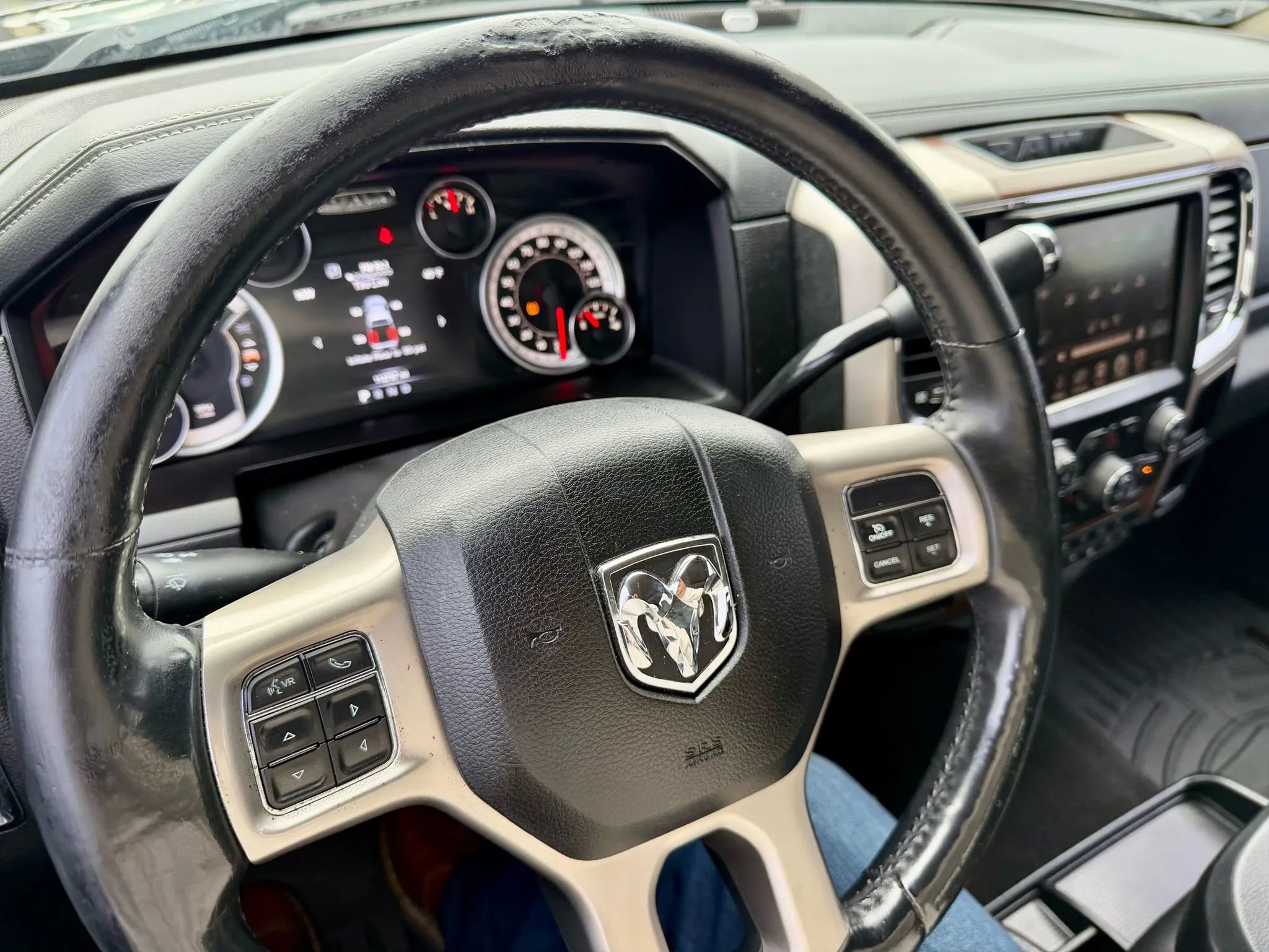 Used 2015 RAM 2500 Laramie image 11