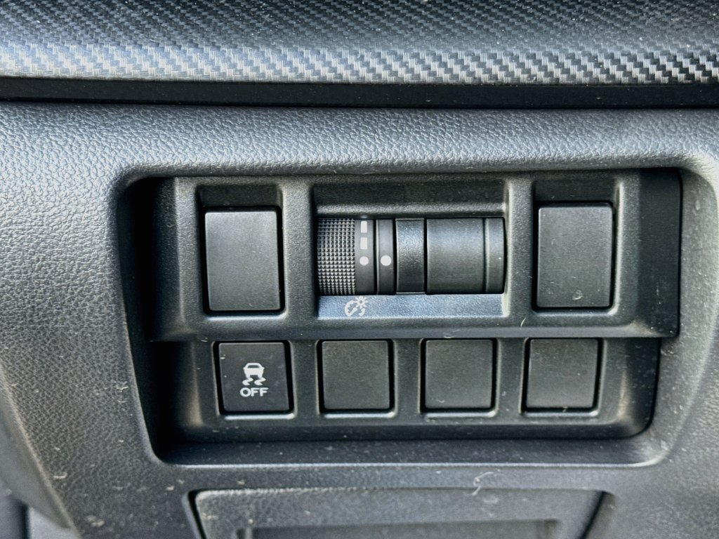 Used 2018 Subaru Crosstrek 2.0i Premium AWD/4WD image 10
