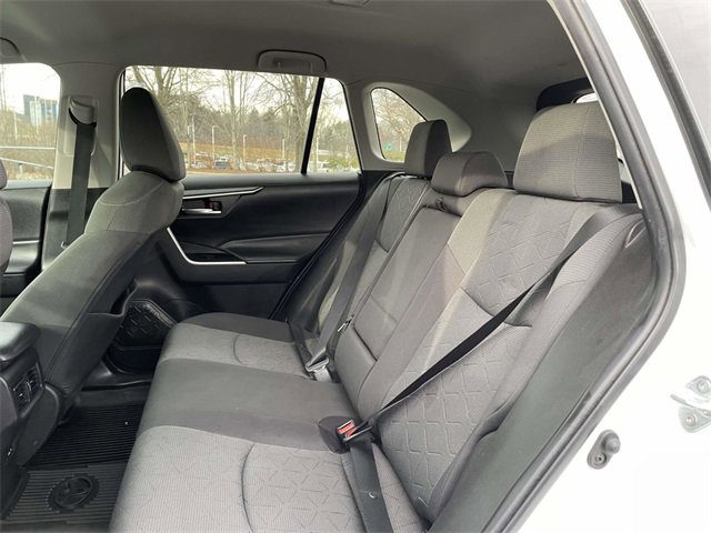 Used 2022 Toyota RAV4 XLE image 15