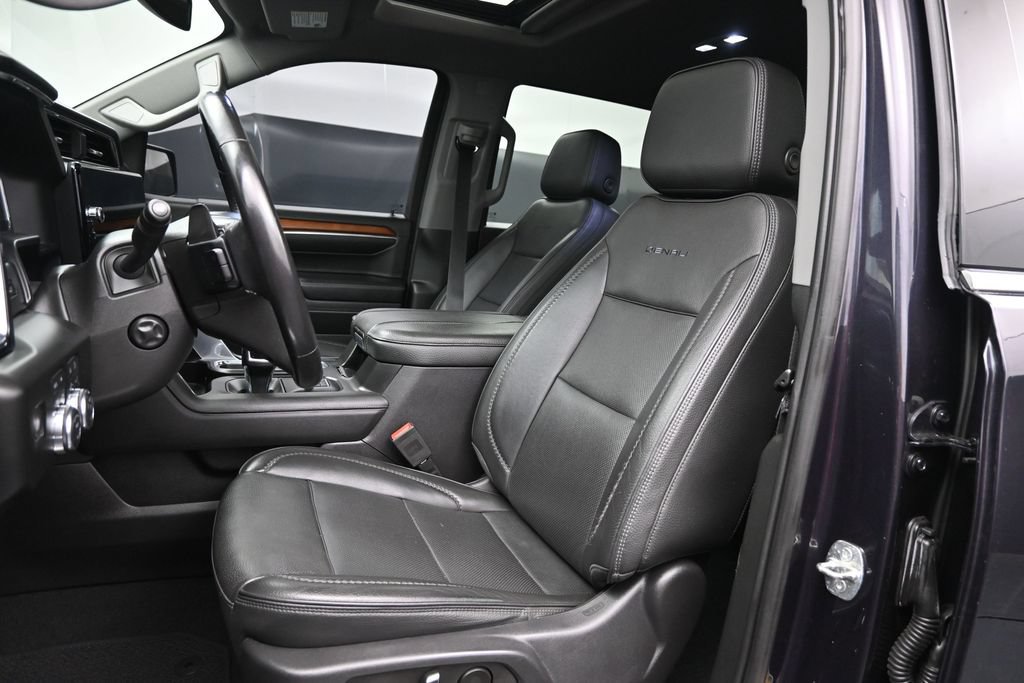 Used 2023 GMC Sierra 1500 Denali AWD/4WD image 2