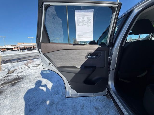 Used 2023 Nissan Rogue SV image 21