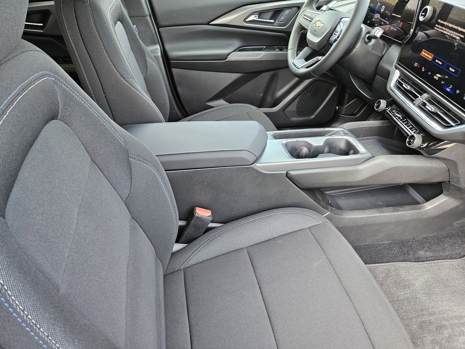 New 2026 Chevrolet Equinox EV LT w/ Comfort Package image 10