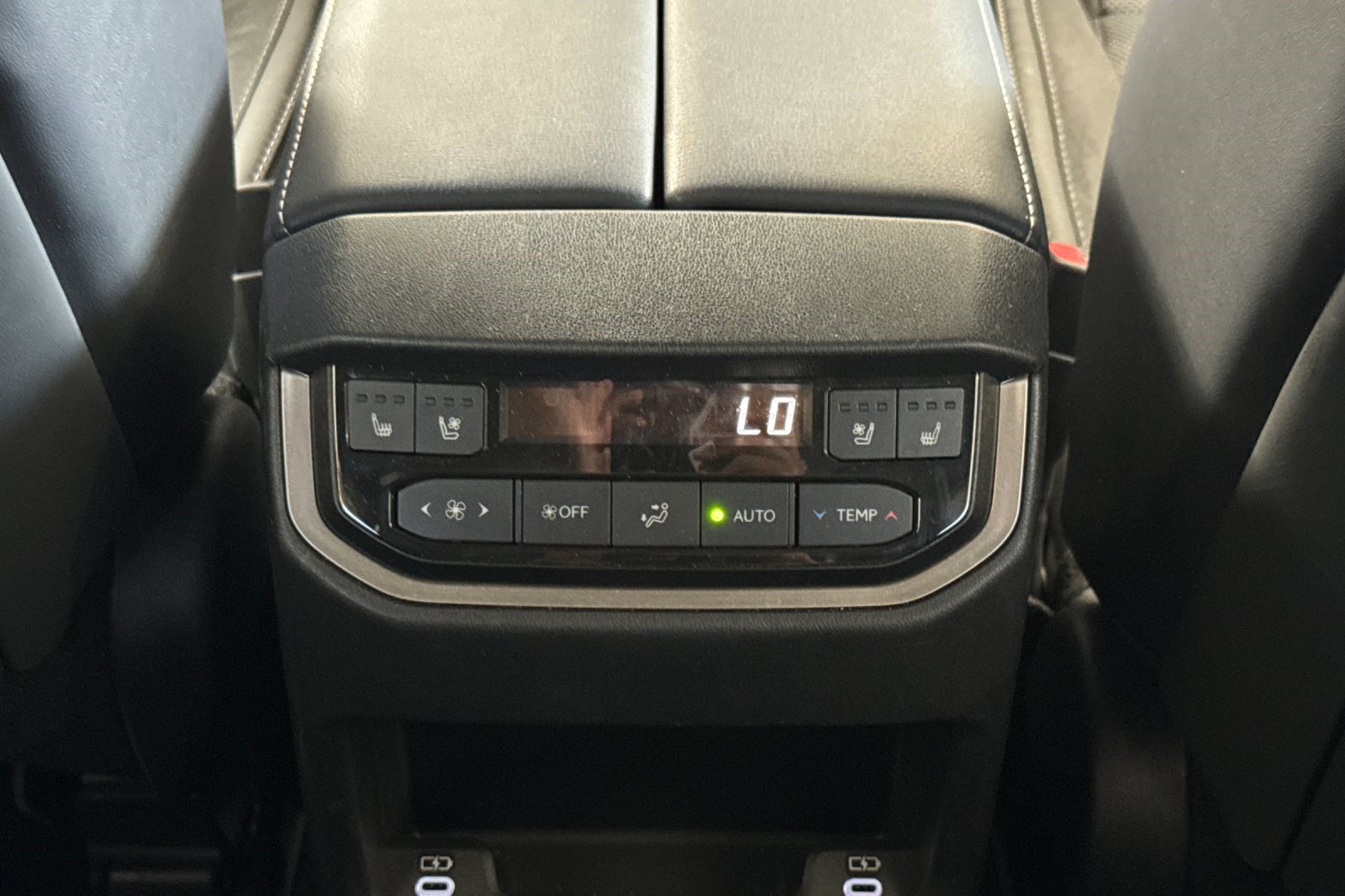 Certified 2026 Lexus TX 550h AWD Plug-In Hybrid w/ Technology Package image 16