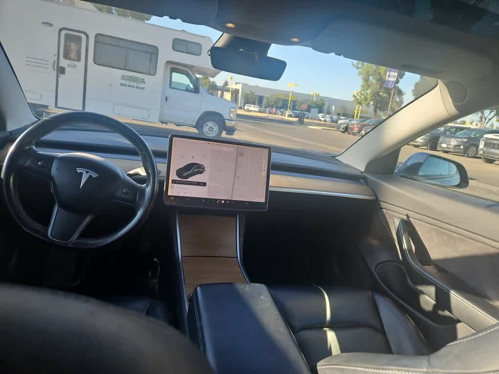 Used 2018 Tesla Model 3 RWD image 10