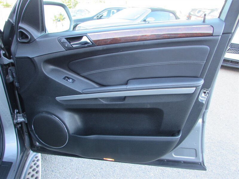 Used 2010 Mercedes-Benz GL 450 4MATIC image 30