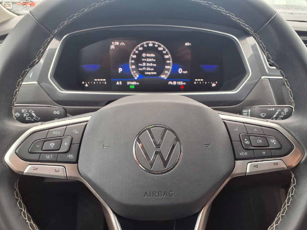 Used 2023 Volkswagen Tiguan SE AWD/4WD image 21
