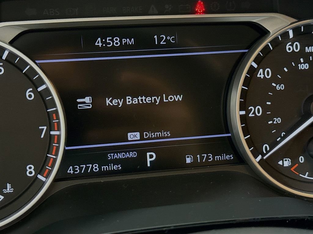 Used 2022 Nissan Pathfinder SV image 13