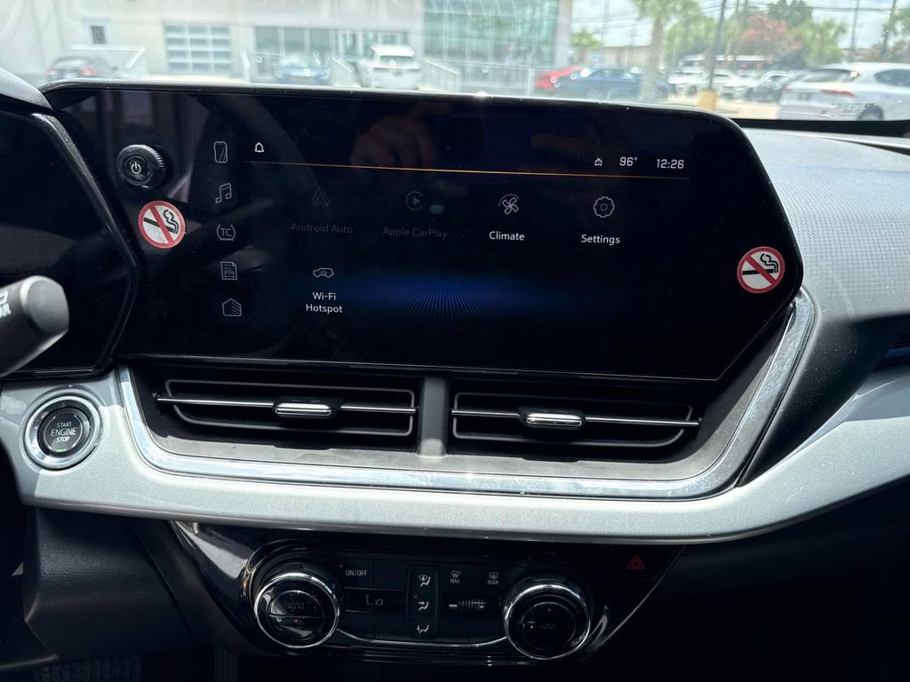 Used 2025 Chevrolet Trax LT FWD image 24