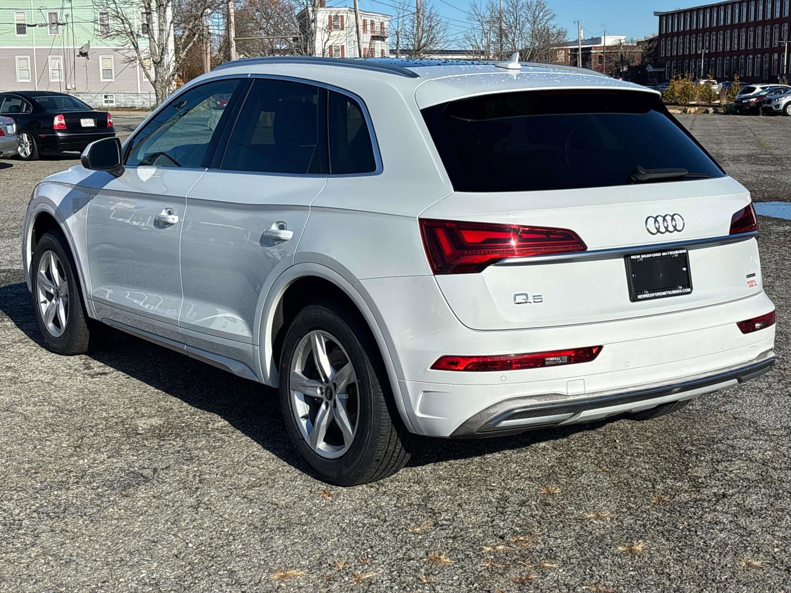 Used 2021 Audi Q5 2.0T Premium w/ Convenience Package image 3