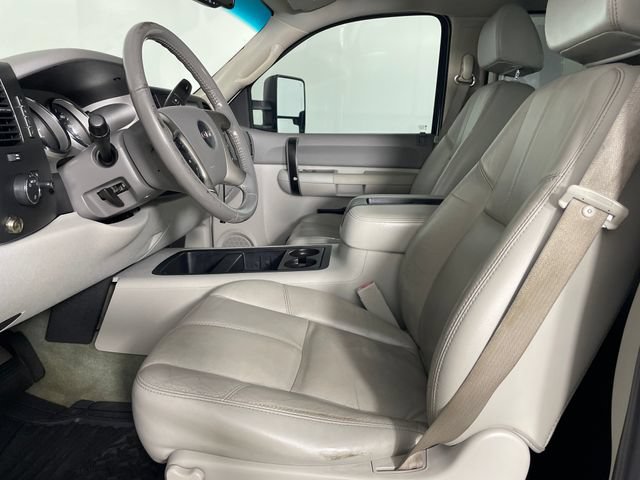 Used 2007 GMC Sierra 2500 SLE w/ Convenience Package AWD/4WD image 2