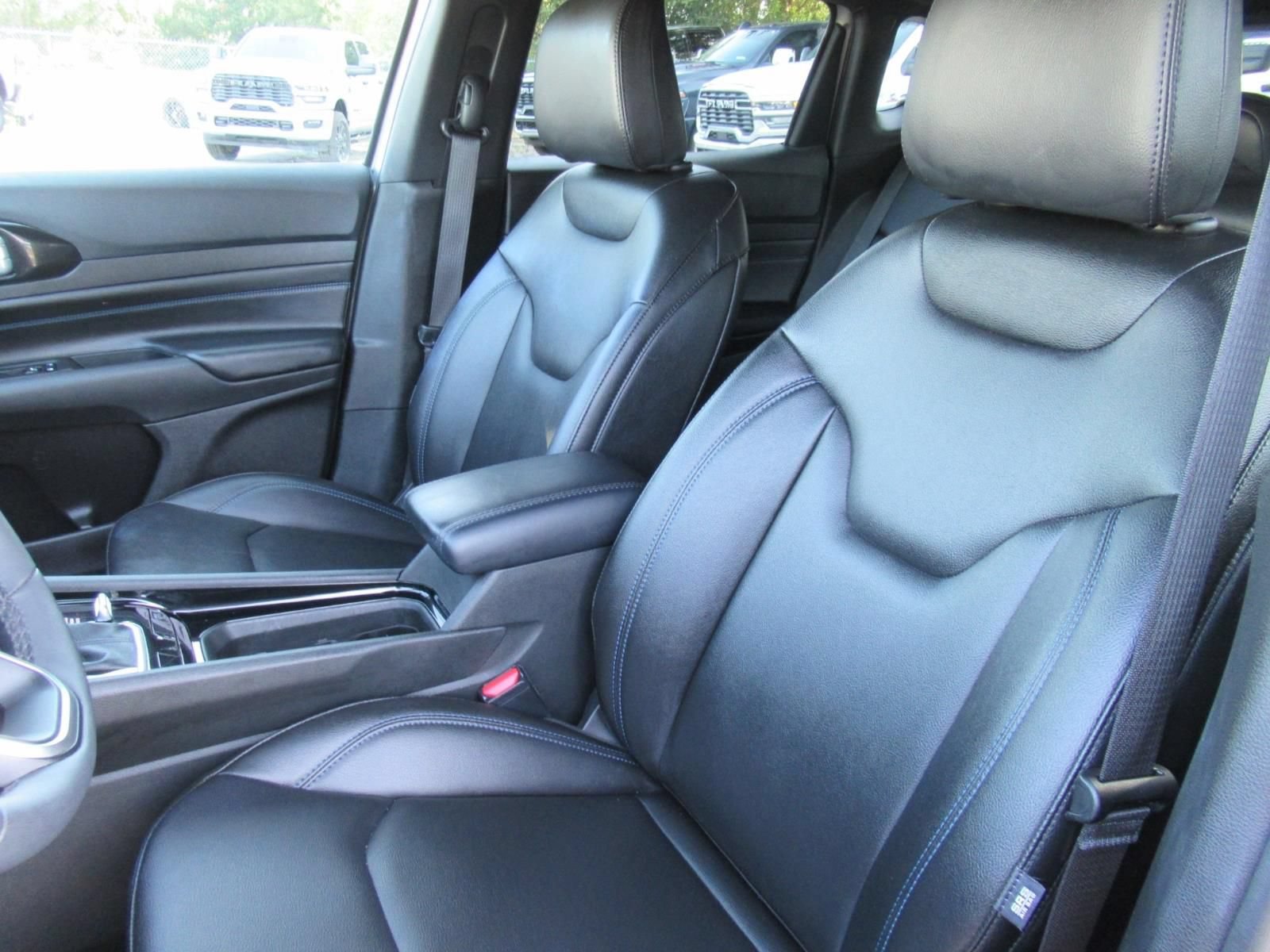Certified 2026 Jeep Compass Limited AWD/4WD image 19