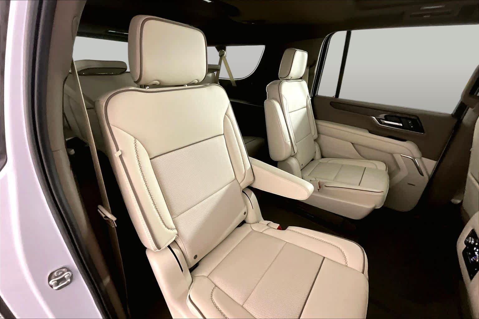 Certified 2026 GMC Yukon XL Denali w/ Sun & Power Step Package AWD/4WD image 20
