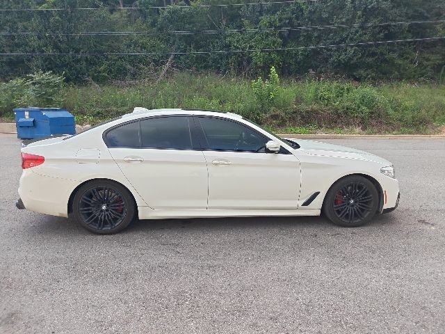 Used 2018 BMW 540i w/ M Sport Package RWD image 2