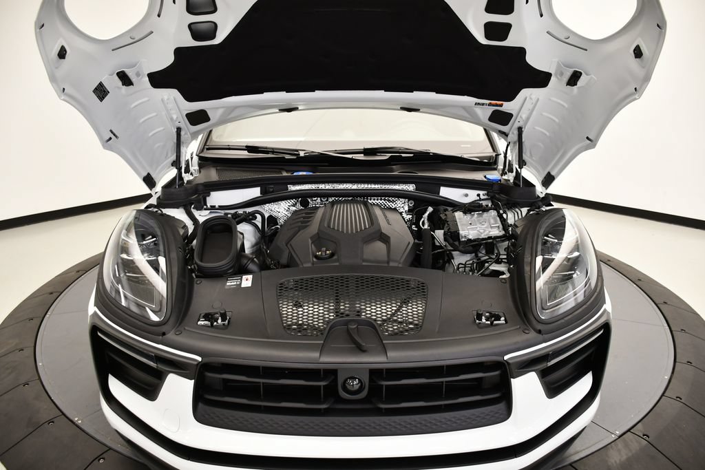 Certified 2026 Porsche Macan Turbo AWD/4WD image 13