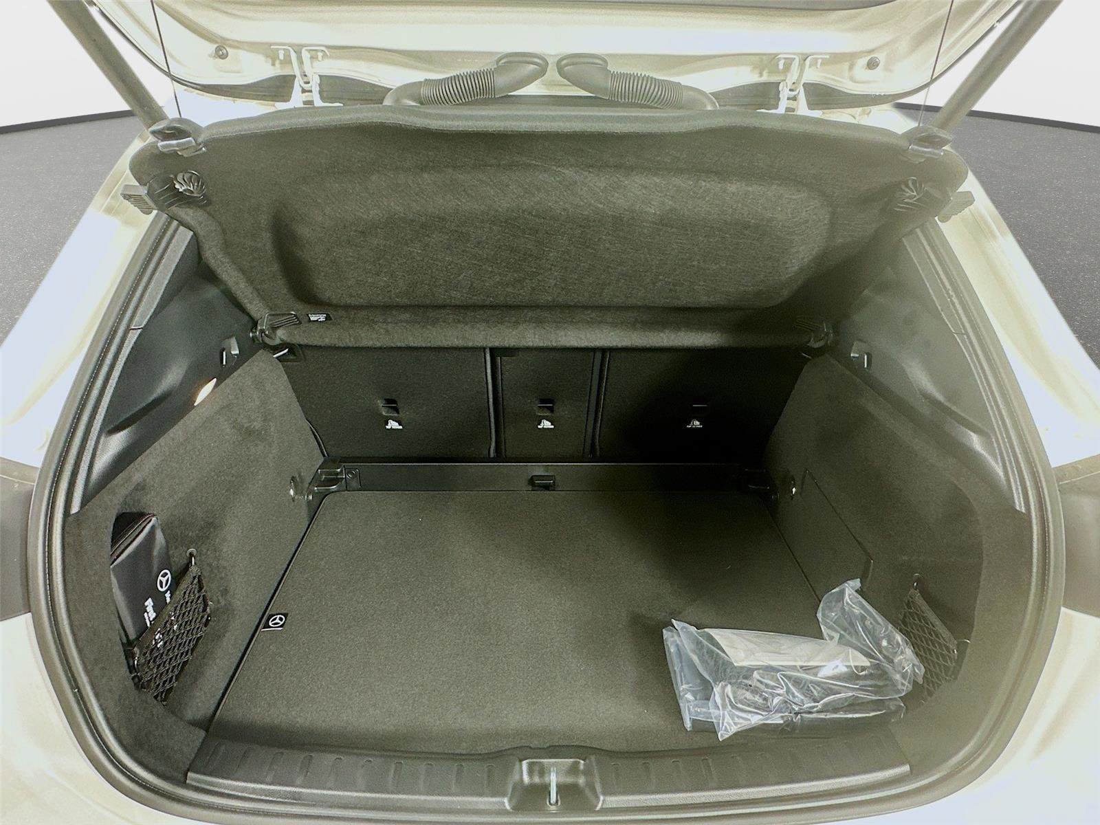 Certified 2025 Mercedes-Benz GLA 250 4MATIC image 33