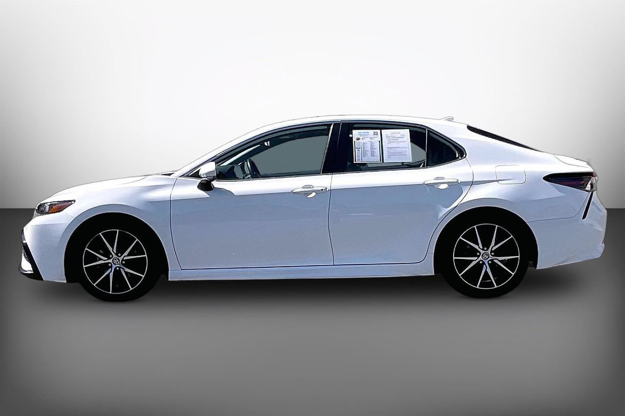 Used 2024 Toyota Camry SE w/ Audio Upgrade Package FWD image 5