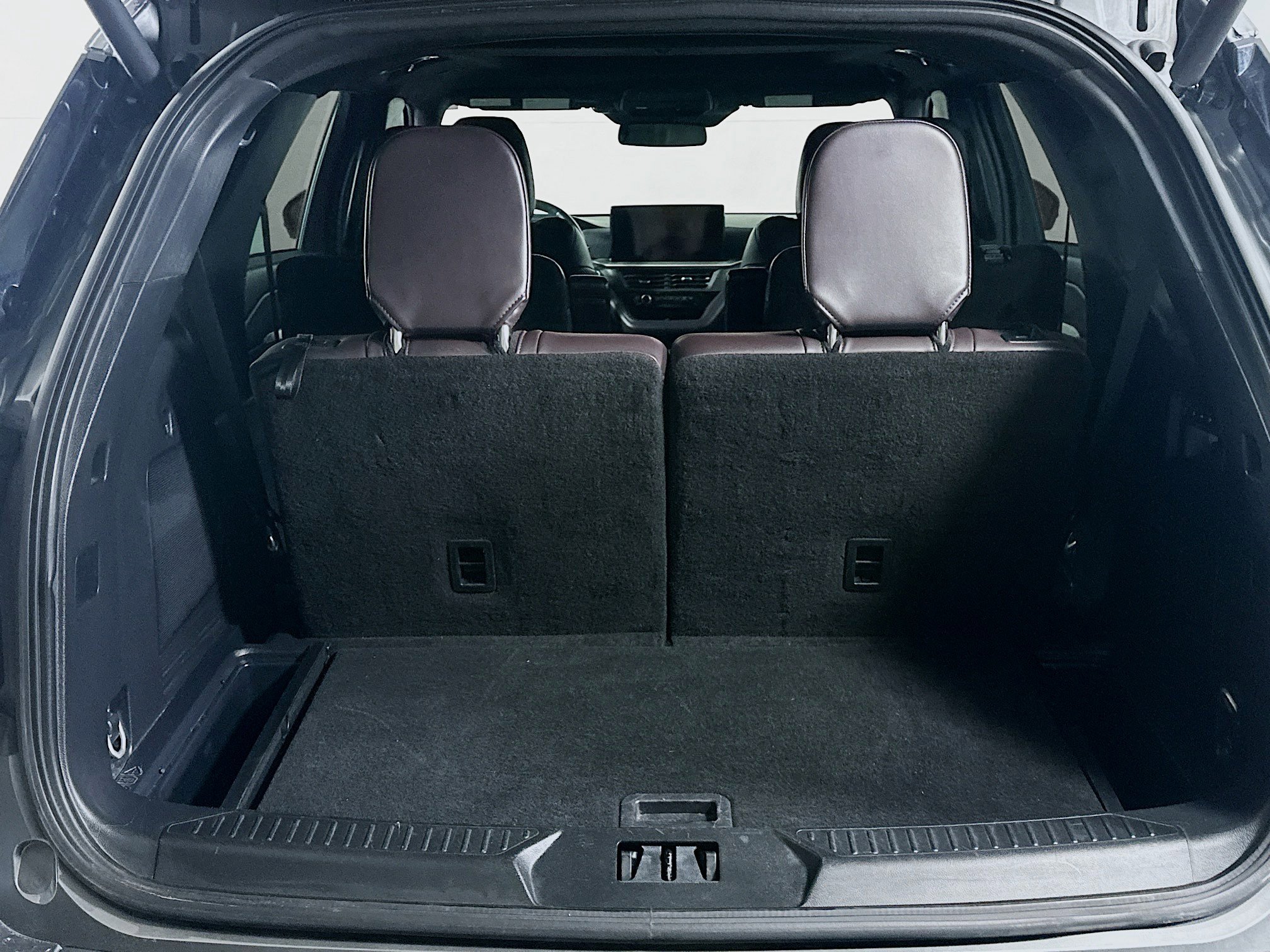 Used 2025 Ford Explorer Platinum w/ LUX Leather Package AWD/4WD image 30