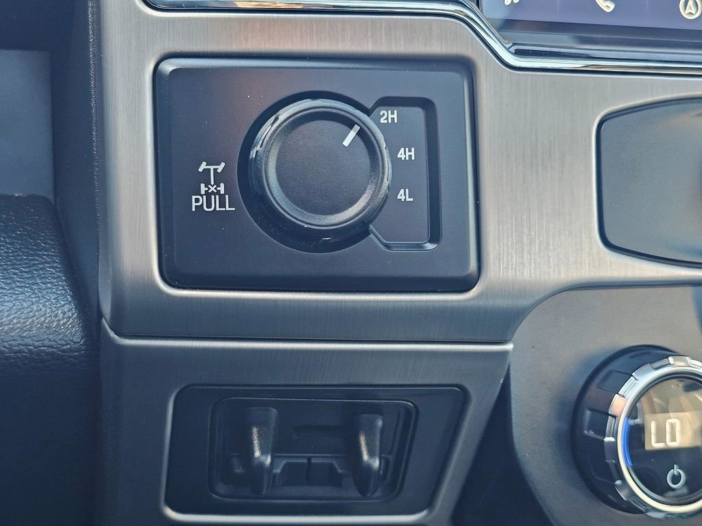 Used 2022 Ford F350 Platinum w/ FX4 Off-Road Package image 23