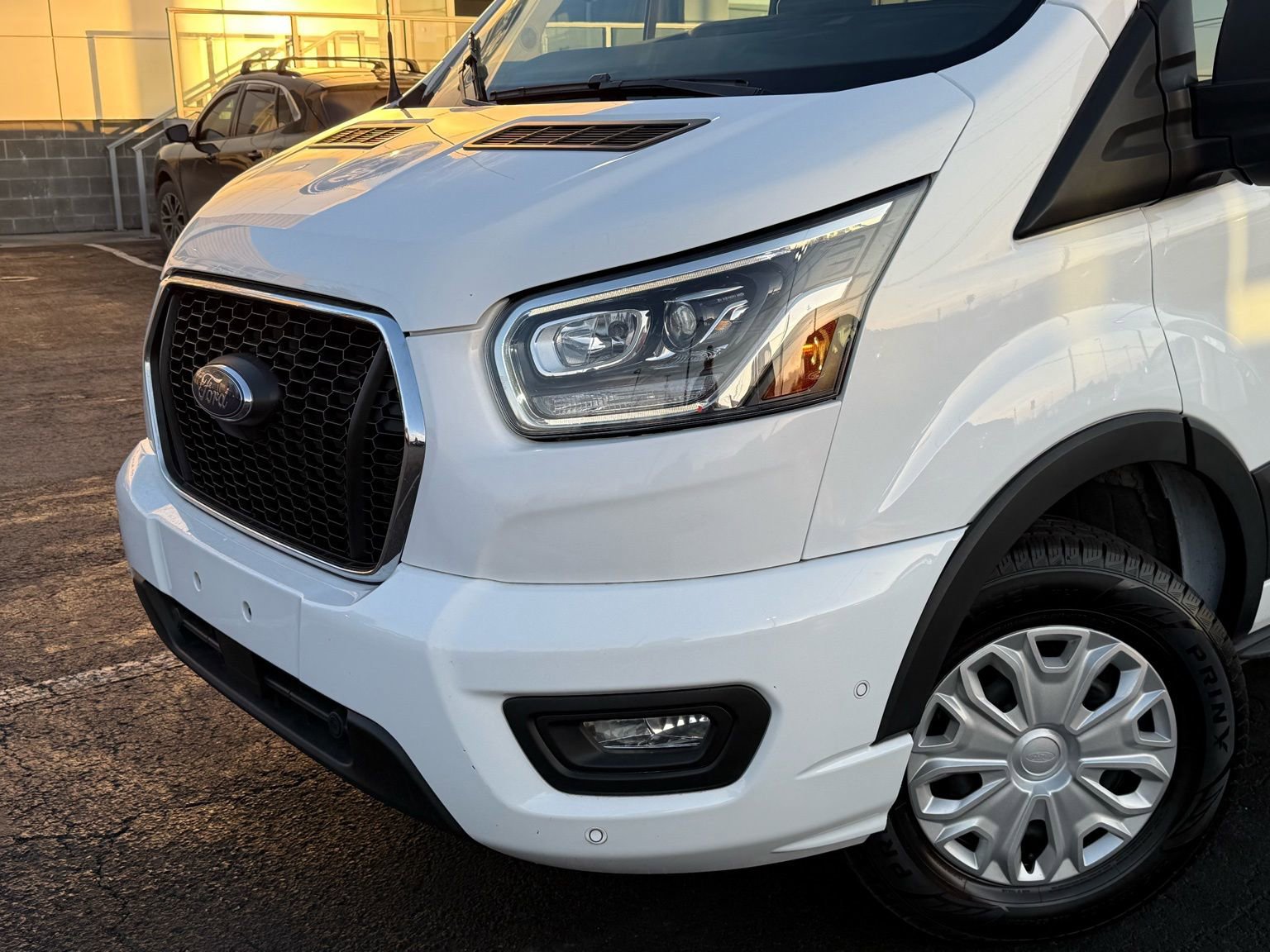 Used 2023 Ford Transit 350 XLT image 18