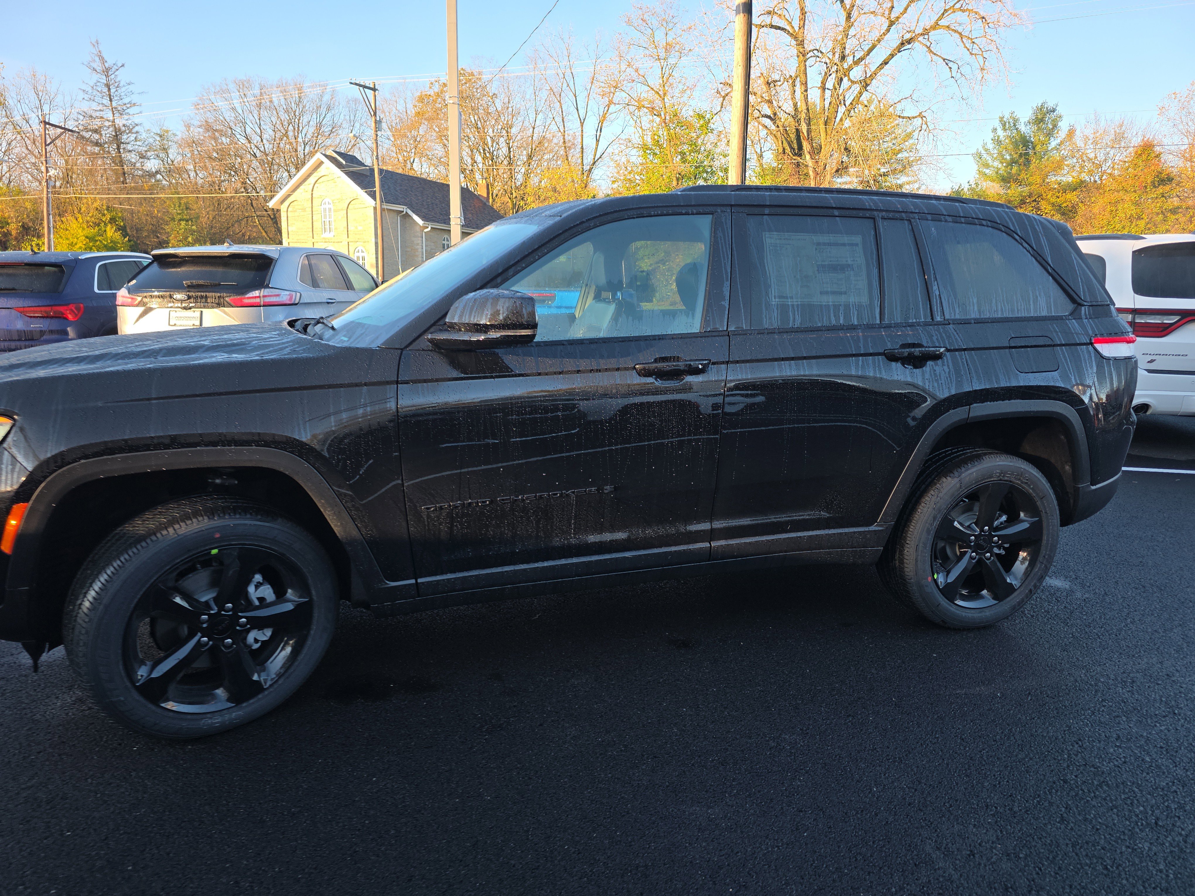 New 2025 Jeep Grand Cherokee Altitude image 19