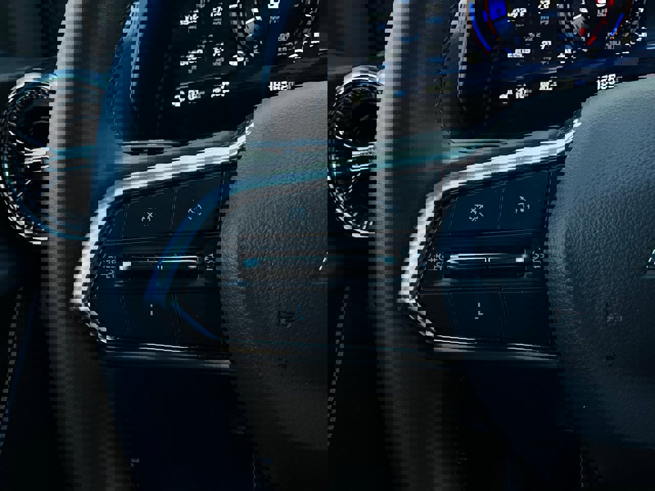 Used 2025 Chevrolet Equinox LT image 32