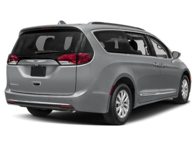 Used 2018 Chrysler Pacifica Touring Plus w/ Tire & Wheel Group FWD image 2