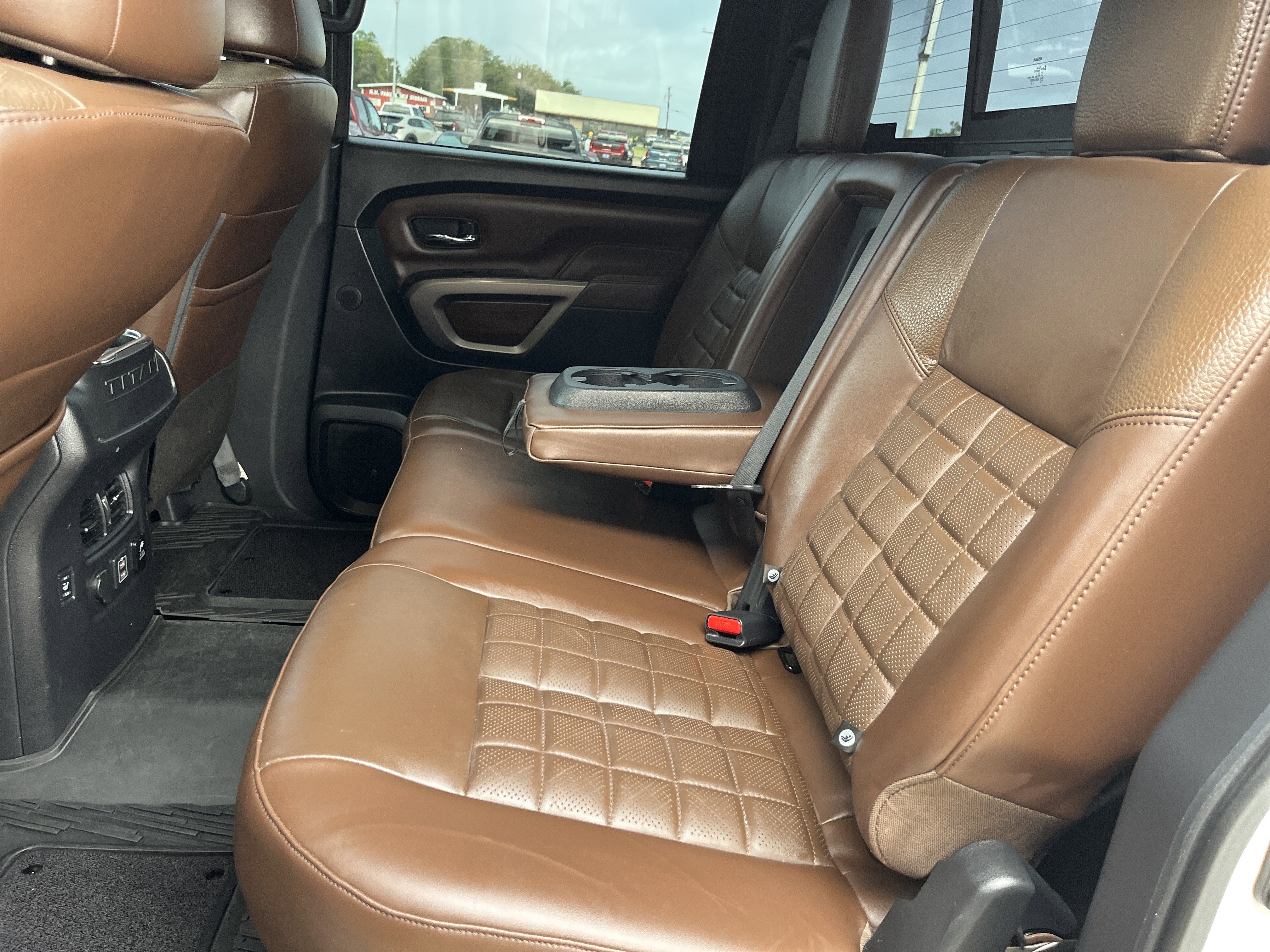 Used 2022 Nissan Titan Platinum Reserve w/ Moonroof Package image 16