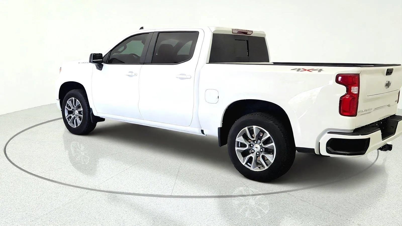 Used 2026 Chevrolet Silverado 1500 RST w/ Convenience Package II AWD/4WD image 4