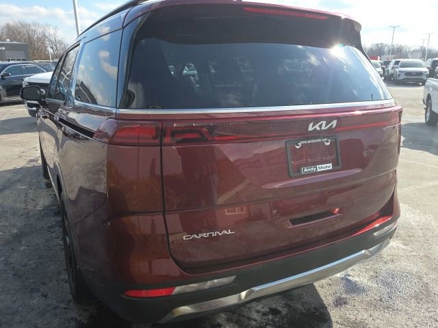 Used 2024 Kia Carnival SX image 3