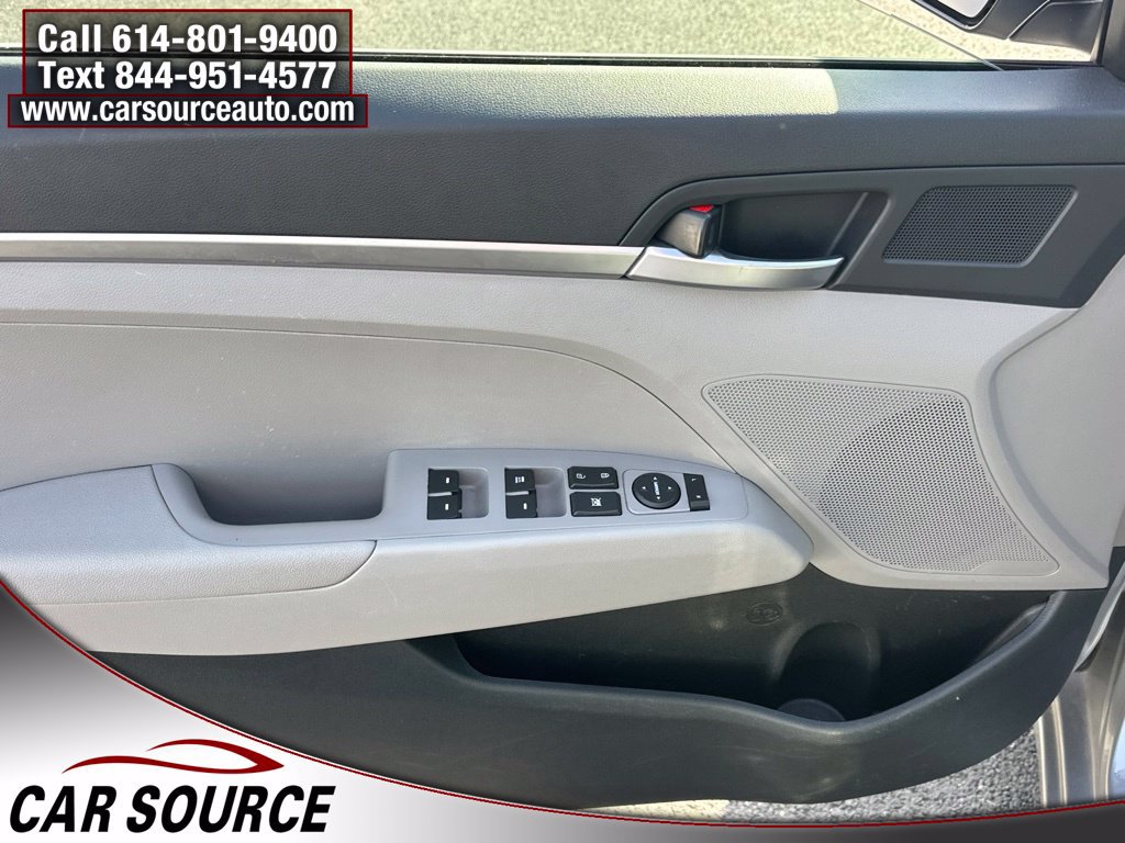 Used 2020 Hyundai Elantra SE FWD image 13