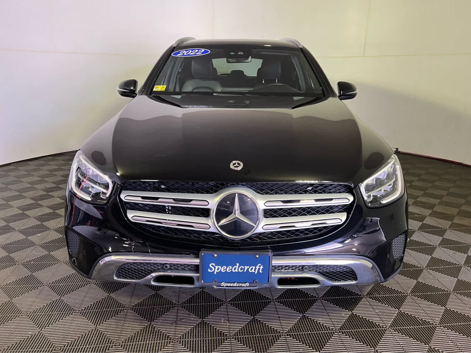 Used 2022 Mercedes-Benz GLC 300 4MATIC image 2