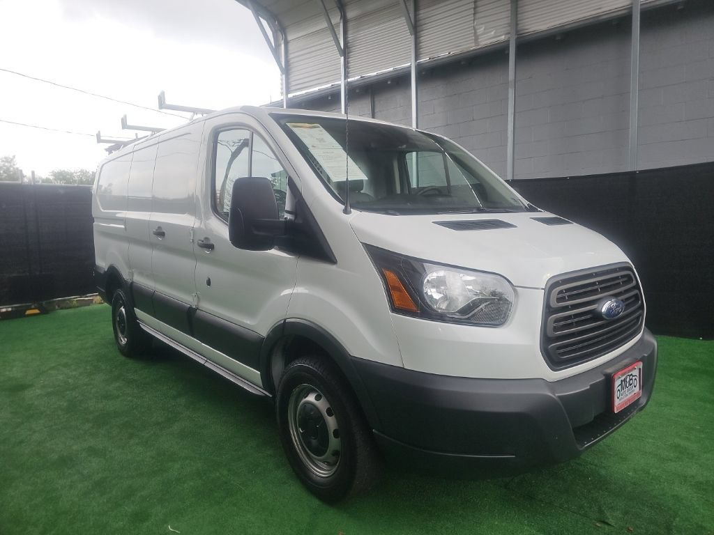 Used 2018 Ford Transit 250 130 Low Roof RWD image 2