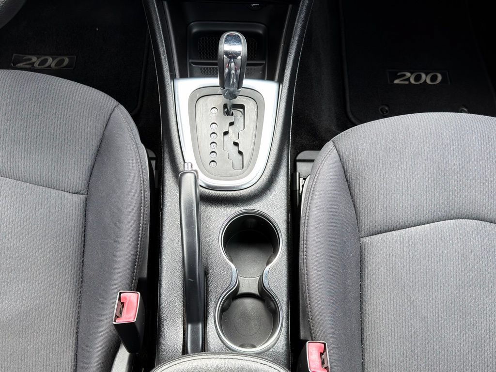 Used 2014 Chrysler 200 LX FWD image 2