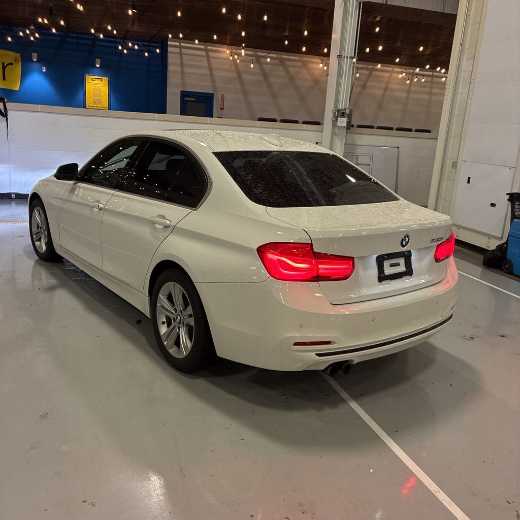 Used 2017 BMW 330i Sedan RWD image 3