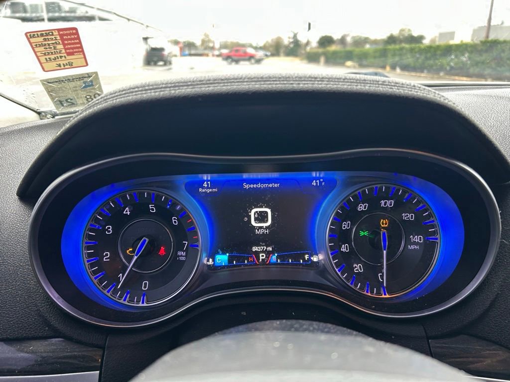 Used 2018 Chrysler 300 Touring L image 12