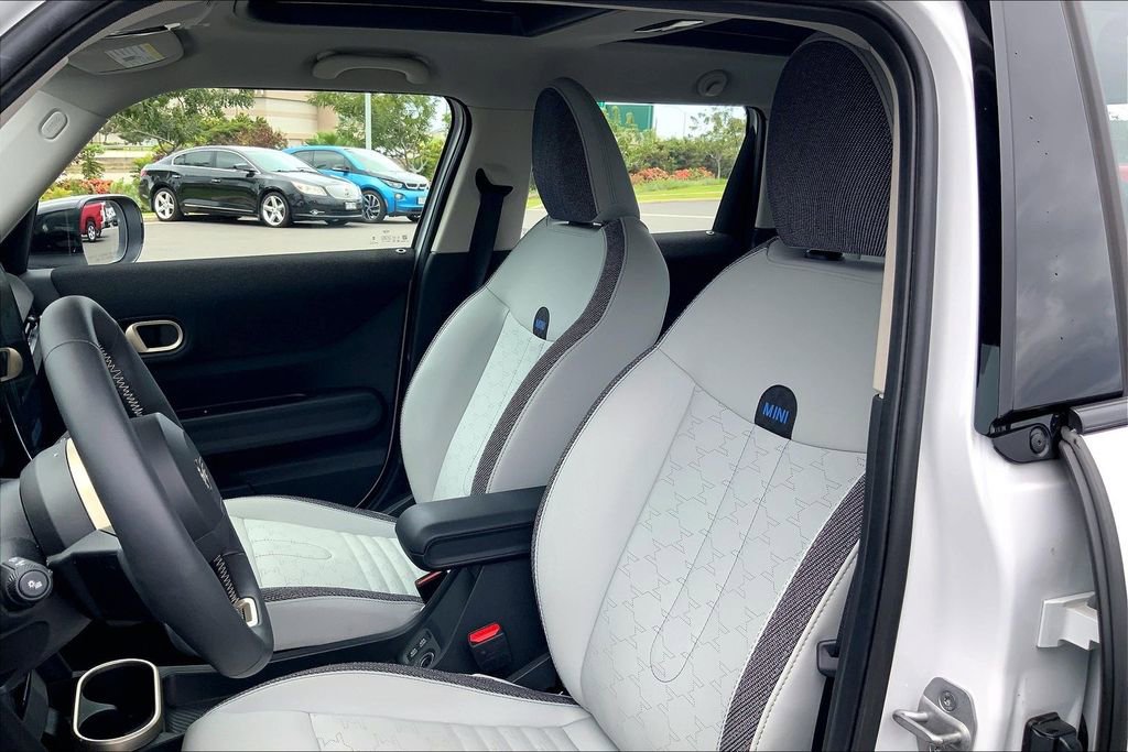 Certified 2025 MINI Cooper S image 27