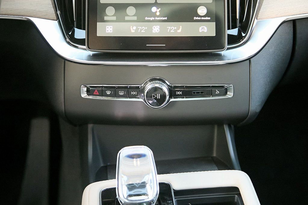 New 2026 Volvo XC90 T8 Plus w/ Protection Package Premier image 30