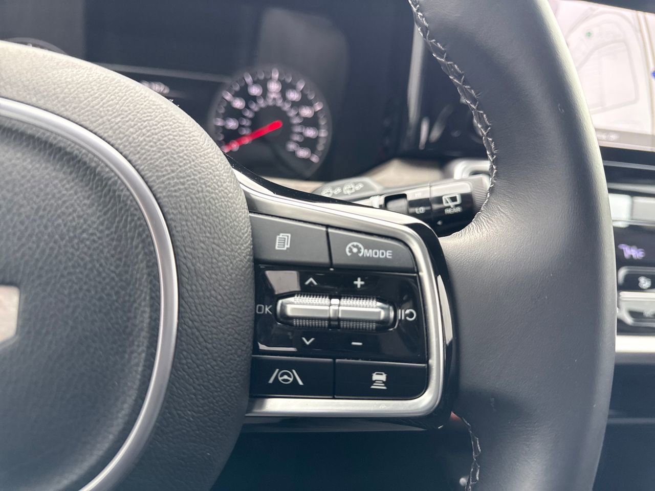 Used 2023 Kia Sorento X-Line EX image 28