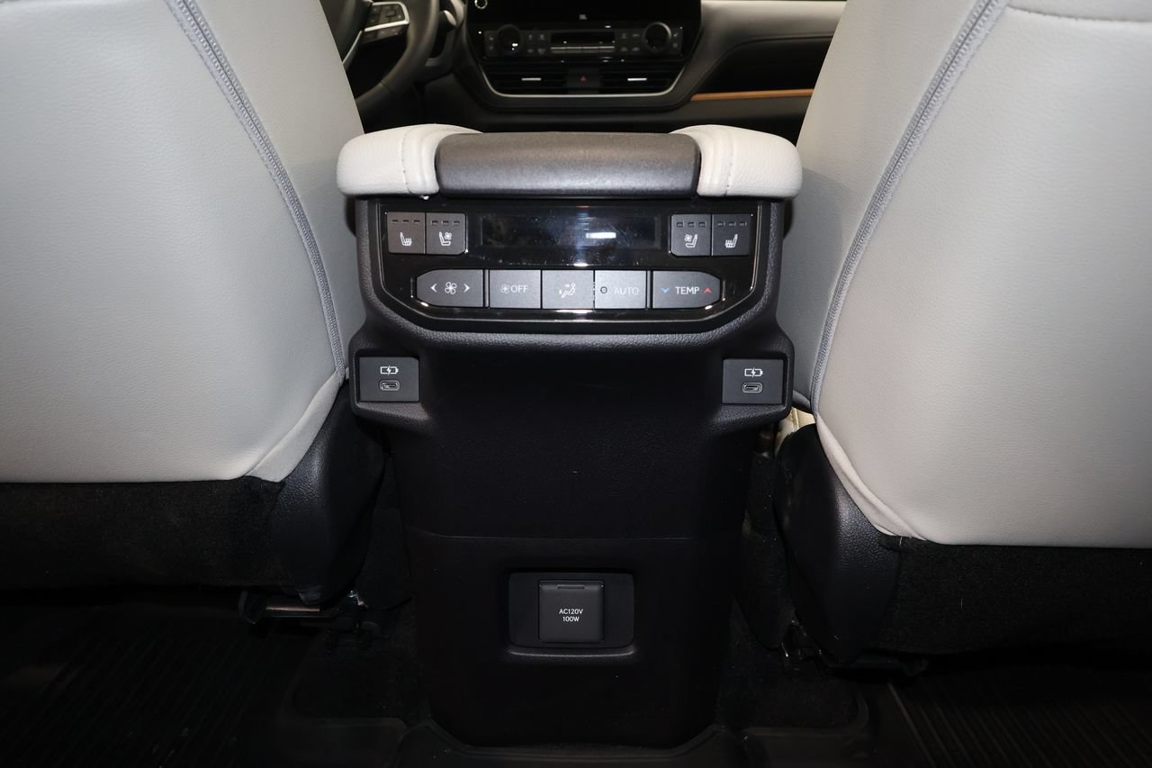 Used 2026 Toyota Grand Highlander AWD image 30