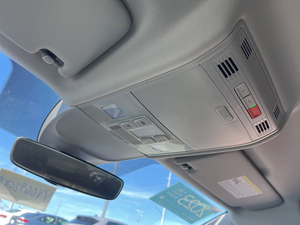 Used 2023 Volkswagen Taos SE image 23