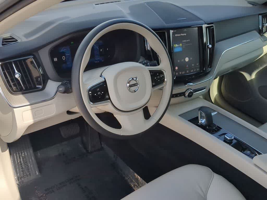Certified 2024 Volvo XC60 B5 Plus AWD/4WD image 2