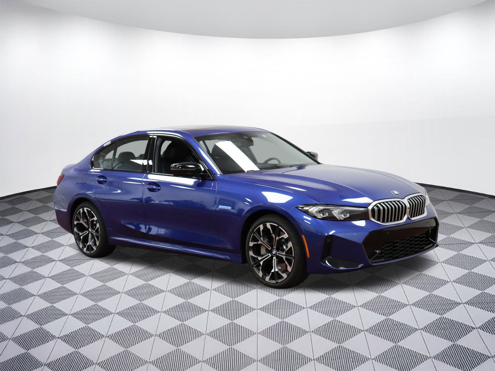 Used 2025 BMW 330i xDrive Sedan w/ M Sport Package image 4