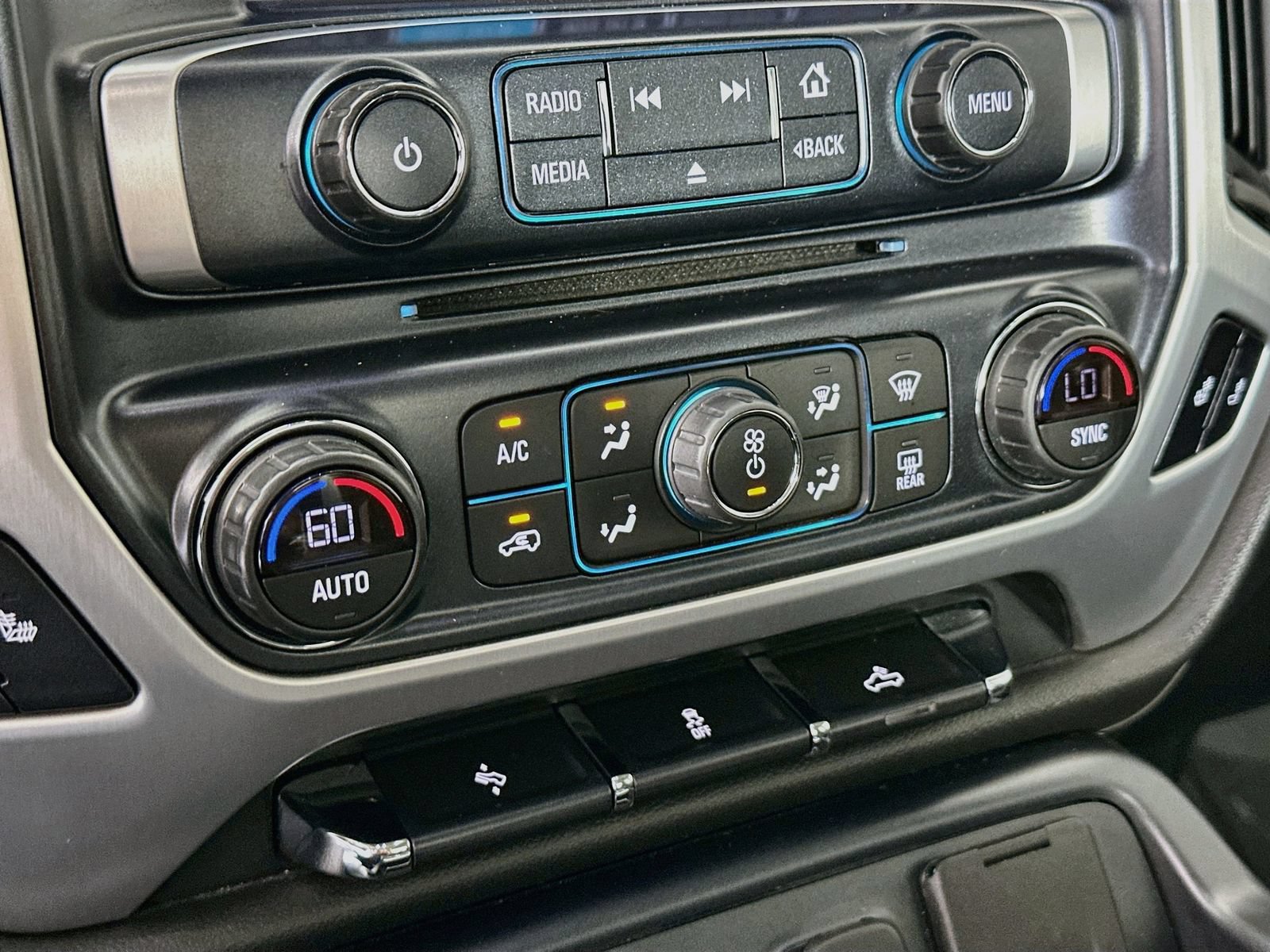 Used 2018 GMC Sierra 1500 SLT w/ SLT Premium Package AWD/4WD image 16