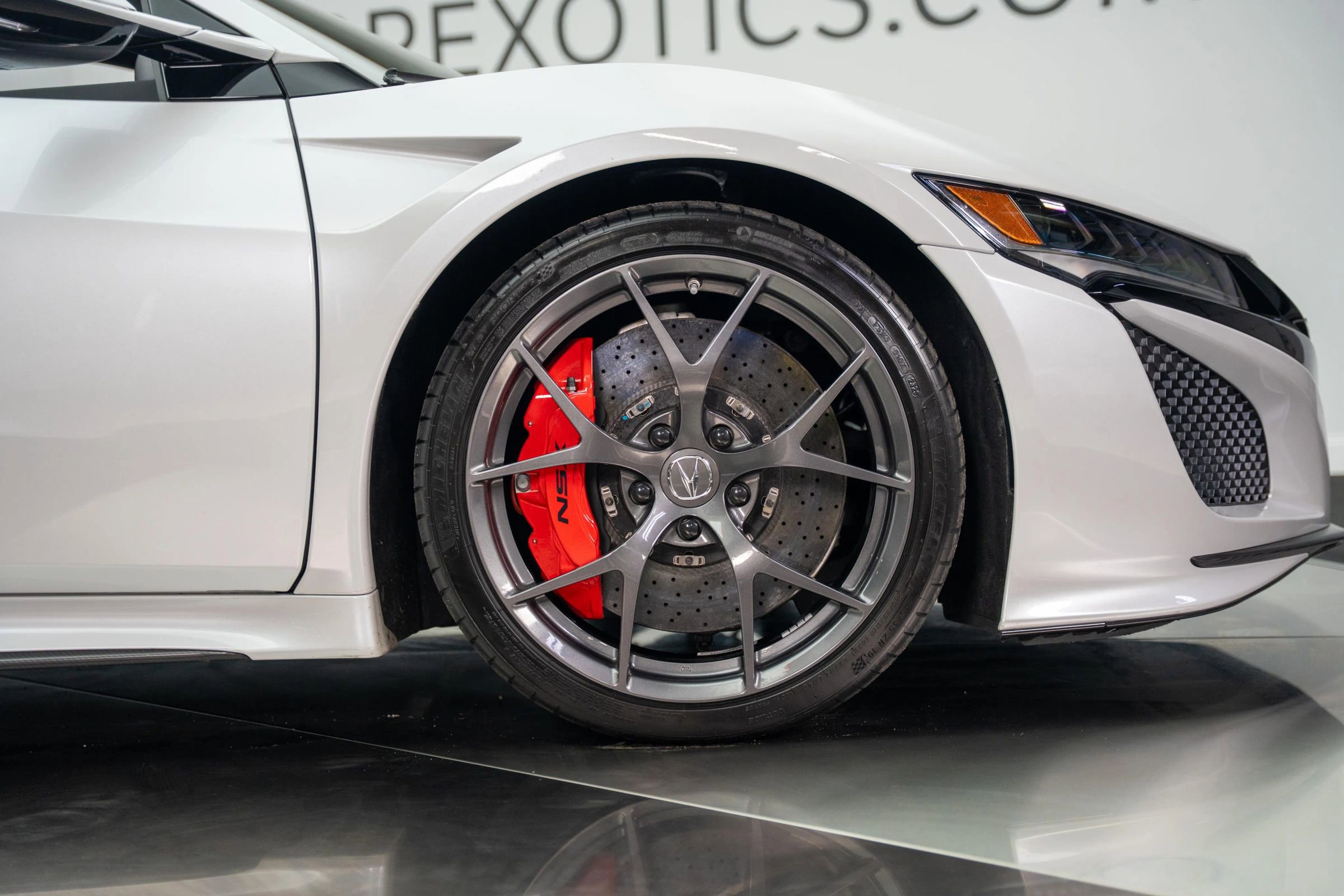 Used 2017 Acura NSX image 24