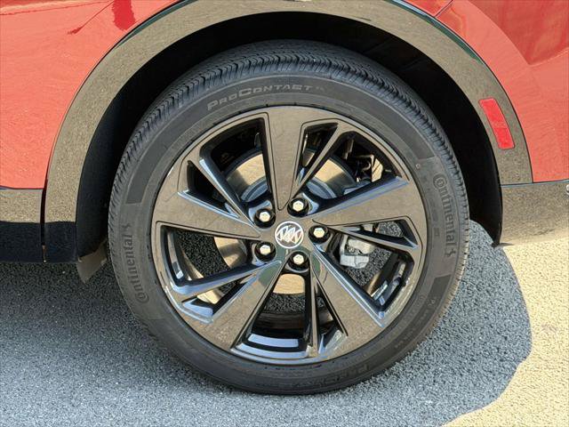 Used 2023 Buick Envision Essence w/ Sport Touring Package AWD/4WD image 10