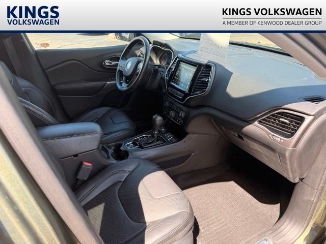 Used 2019 Jeep Cherokee Limited w/ Luxury Group AWD/4WD image 12