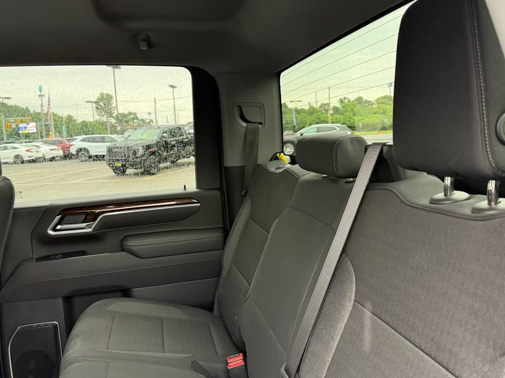 Used 2026 GMC Sierra 2500 SLE w/ SLE Value Package; AWD/4WD image 9
