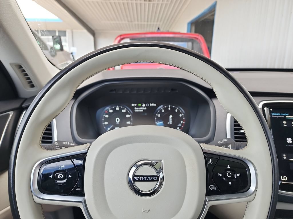 Used 2020 Volvo XC90 T5 Momentum w/ Protection Package Premier FWD image 20