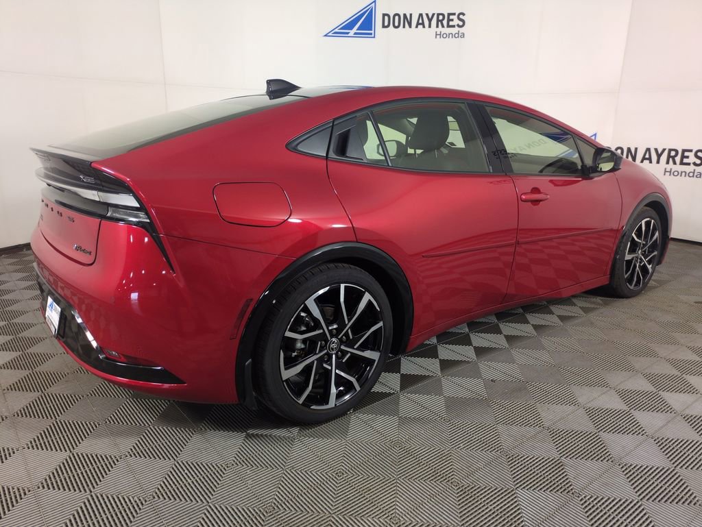 Used 2024 Toyota Prius Prime FWD image 8