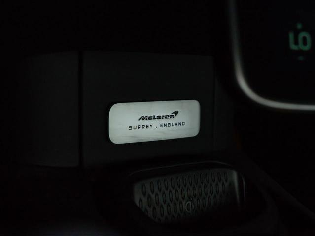 Used 2025 McLaren Artura image 36